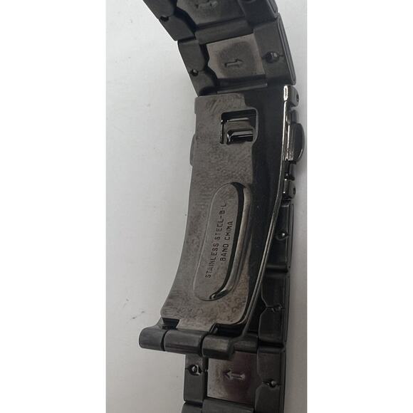 PULSAR 100M Stainless Steel Mens Watch Water Resistant - Picture 3 of 6